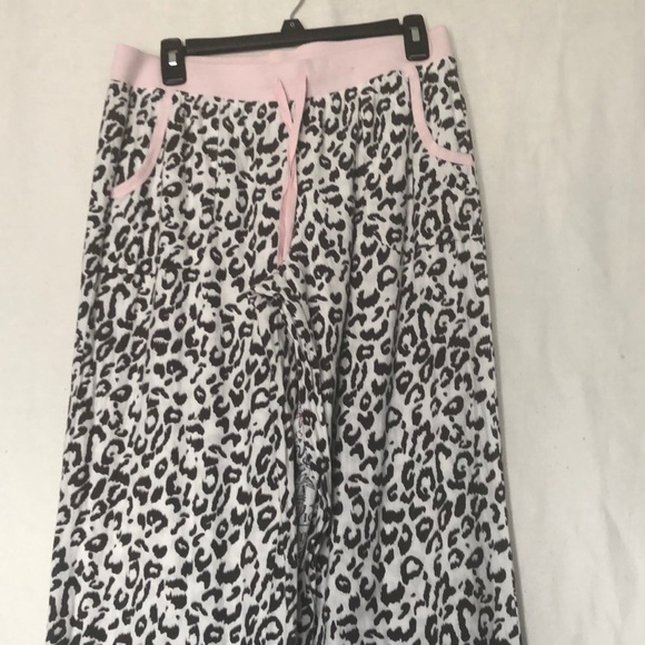 2 pairs Victoria’s Secret Sleepwear - Picture 3 of 6